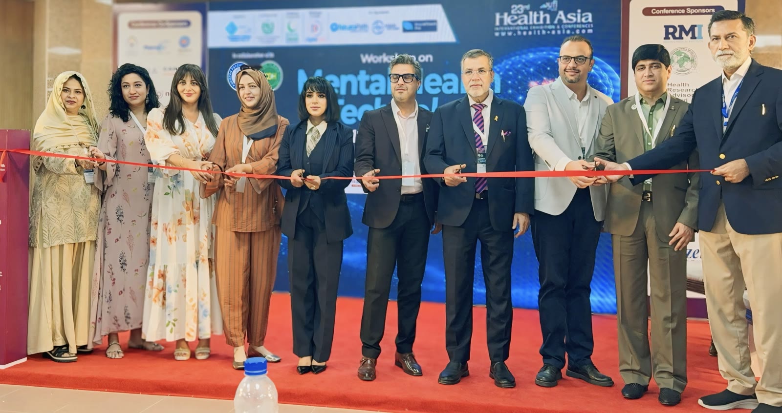 Ribbon-cutting ceremony on the Health Asia exhibition floor